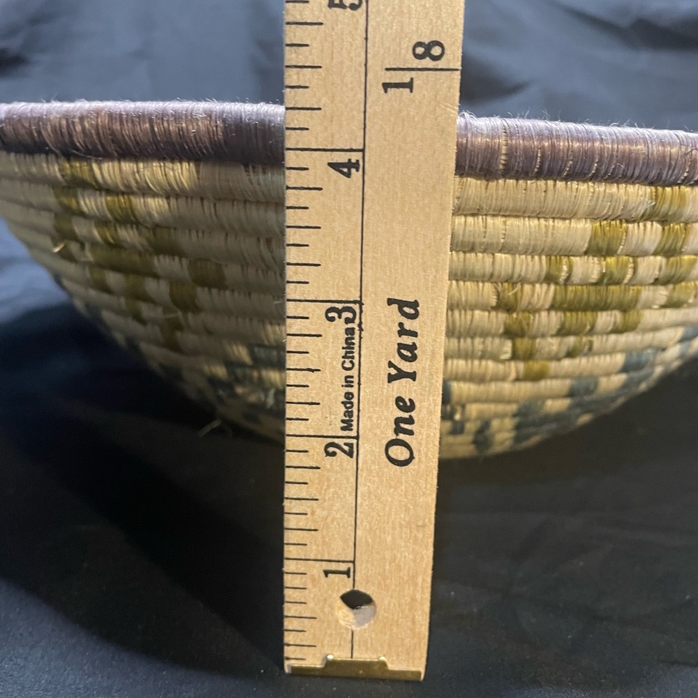 Handwoven Rwandan Hobo Wall Basket/ Basket 12in African Art - Picture 6 of 7